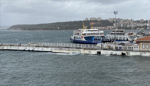 Çanakkale'de feribot seferleri iptal edildi!